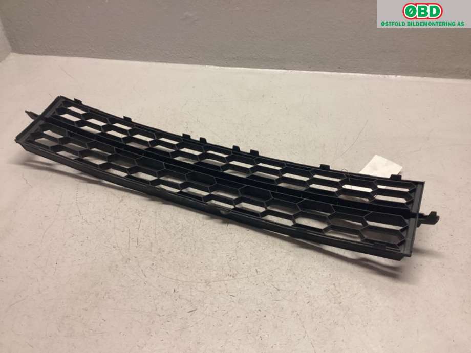 Grill midt til Škoda Octavia 2013-2016 (Type III, Fase 1)  (SKODA|)