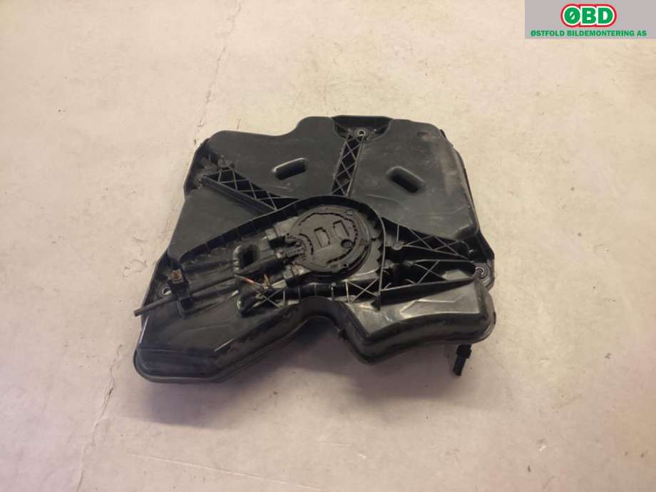 AdBlue tank til Mercedes S-Klasse 2013-2020 (W222) (W222) (A 222 470 64 00|)