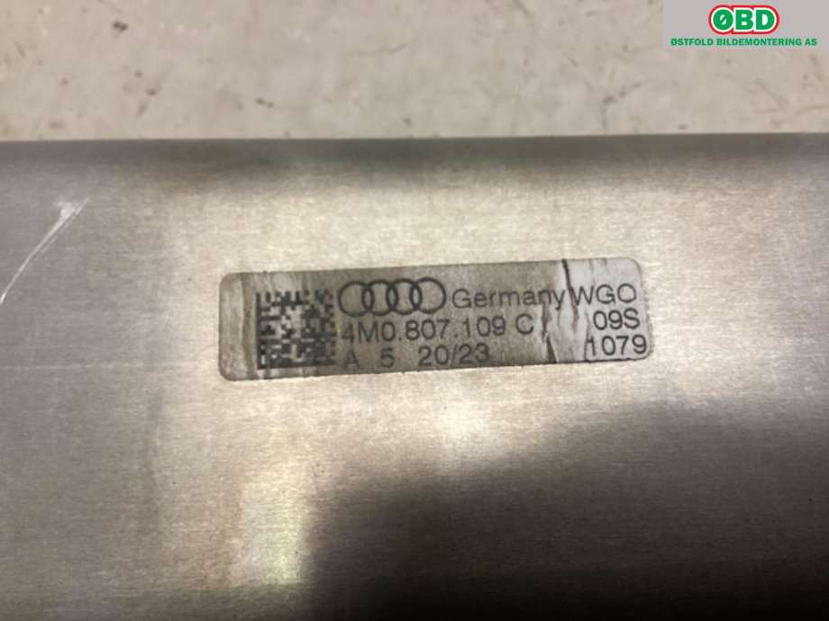 Støtfangerforsterkning foran til Audi Q8 2019-->>  (Audi Q8 60 TFSI hybr|4M0 807 109 C|)