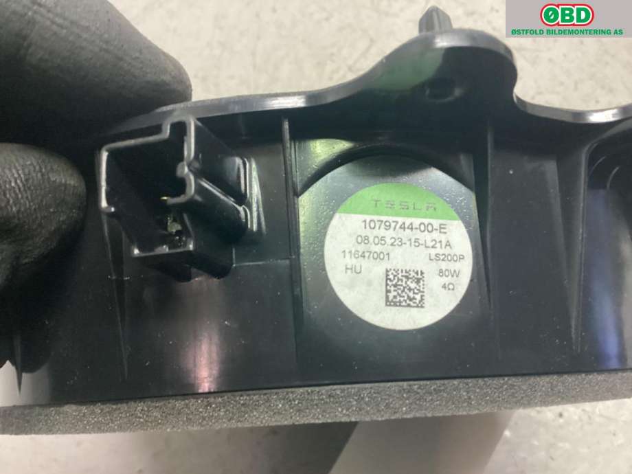 Bilstereo høyttaler til Tesla Model Y 2021-2024 (Type I)  (TESLA MODEL Y KOMBI-KUPE|1079744-00-E|)