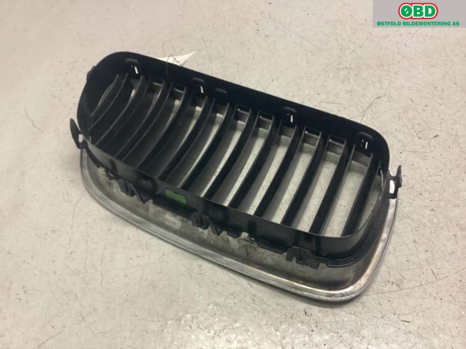 Grill venstre til BMW 5-Serie 2010-2017 (F10/F11) (F10/F11) (BMW|51 13 7 200 727|)