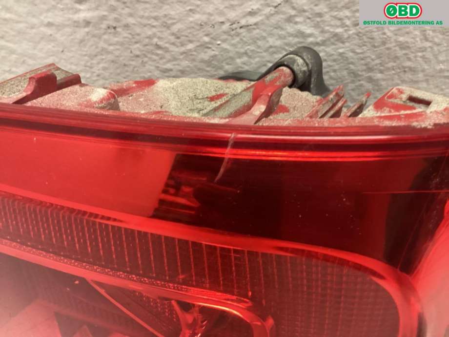Baklykt høyre til VW Touran 2010-2015 (Type I, Fase 3)  (VOLKSWAGEN|1T0 945 096 R|)