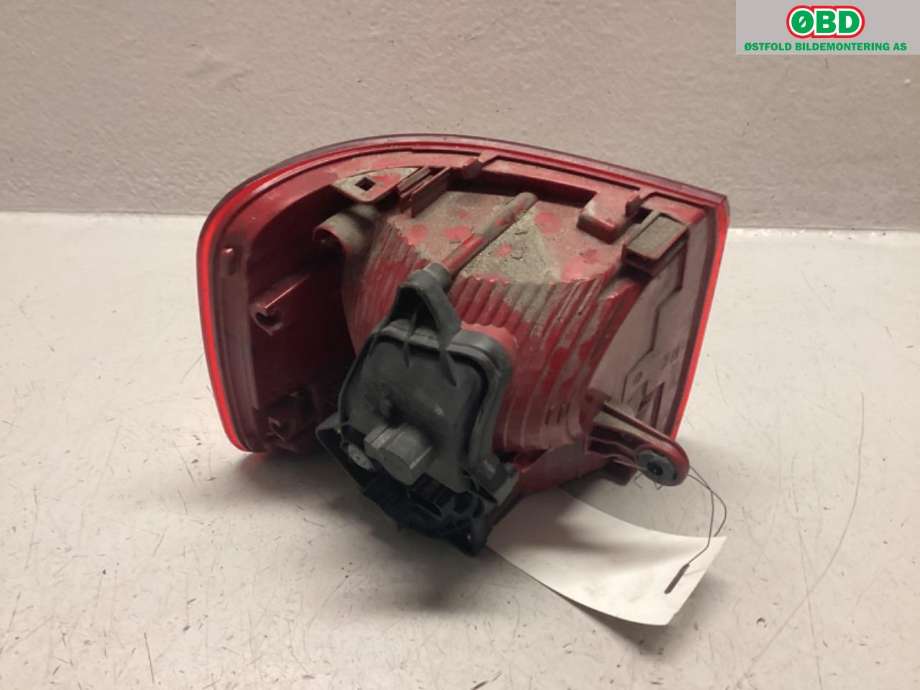 Baklykt høyre til VW Touran 2010-2015 (Type I, Fase 3)  (VOLKSWAGEN|1T0 945 096 R|)