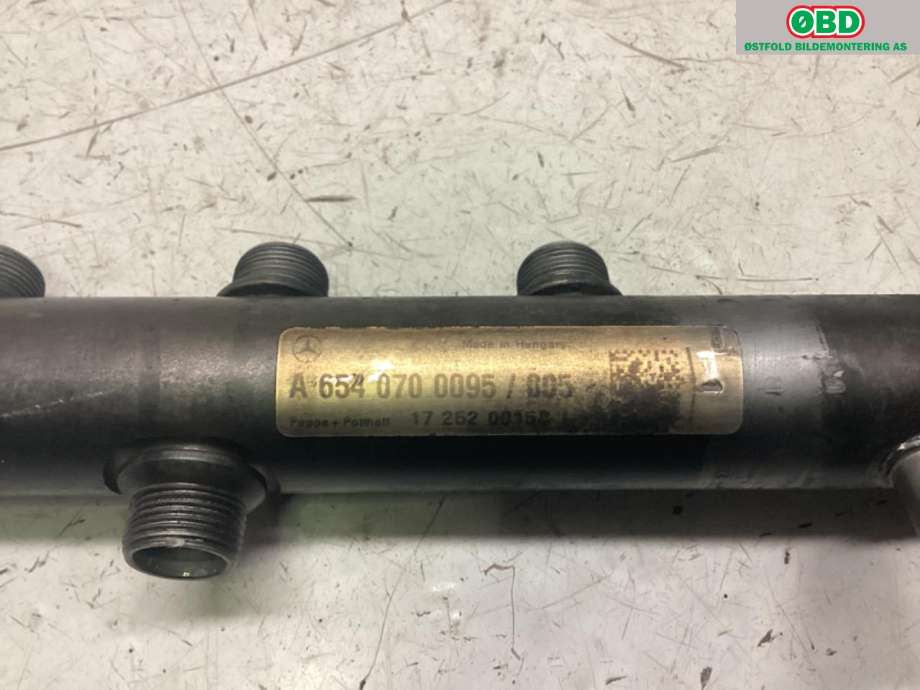 Dyseskinne (fuelrail) til Mercedes E-Klasse 2016-2023 (W213) (W213) (MERCEDES|A 654 070 00 95||6540700095)