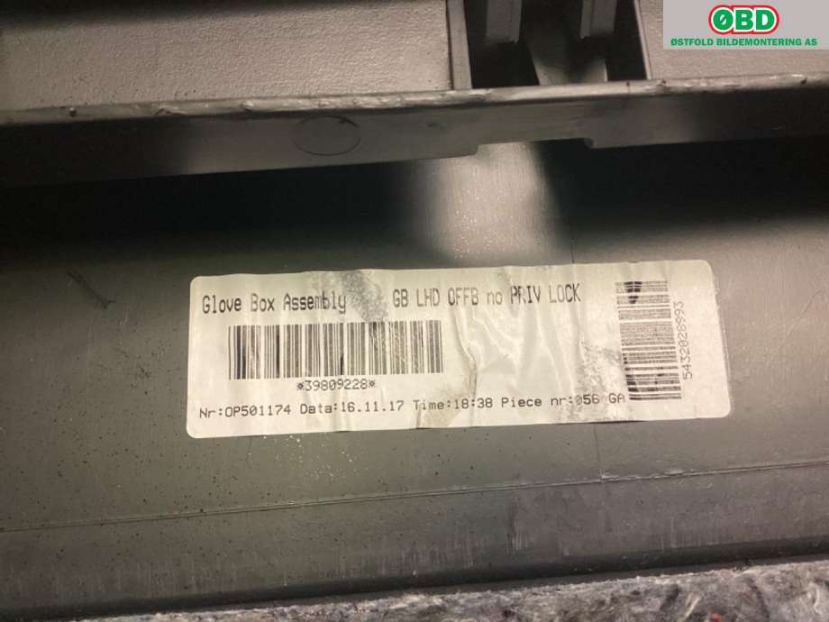 Hanskerom til Volvo V60/V60 CC 2013-2018 (Type I, Fase 2)  (VOLVO|8630202|)