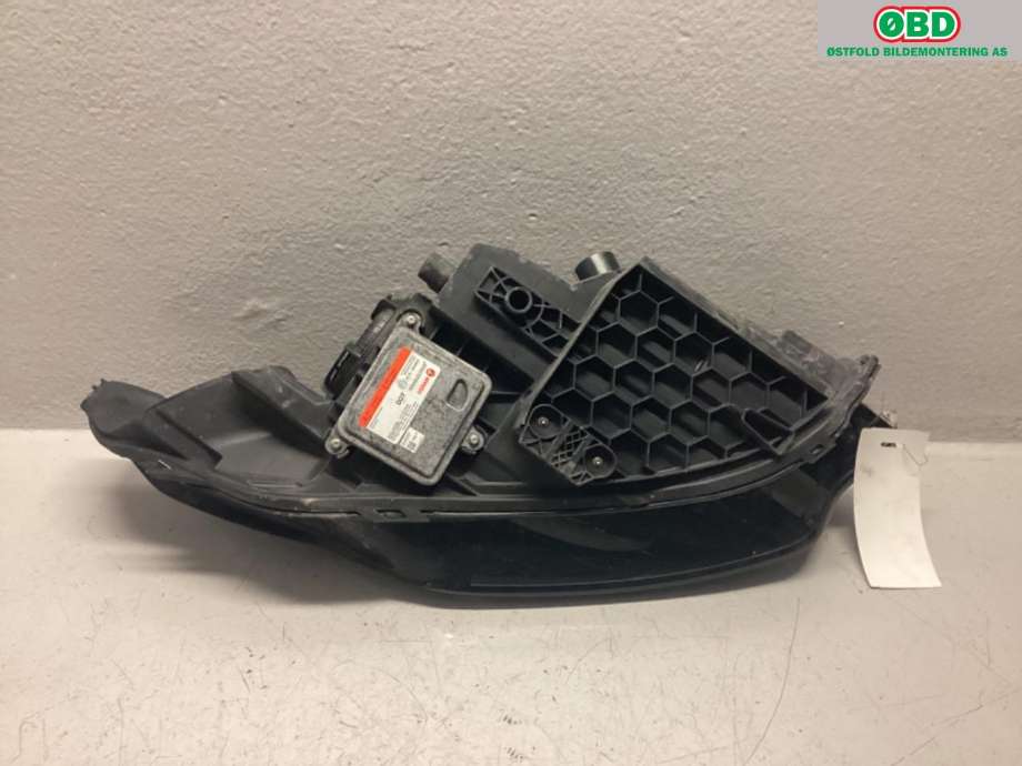 Frontlykt venstre halogen til Land Rover Discovery Sport 2015-2019 (Fase 1) (LAND-ROVER|LR072825|LR137236|FK7213W030HD)