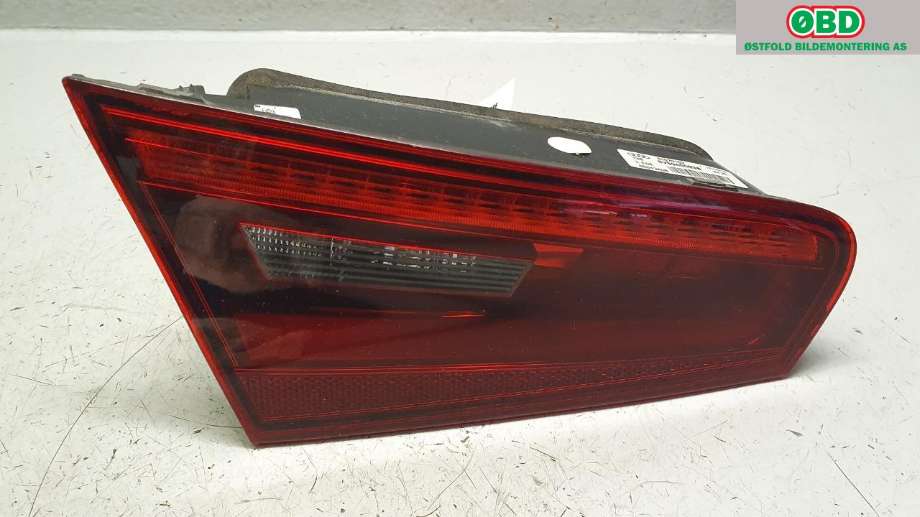 Baklykt høyre indre til Audi A3 2012-2016 (Type III, Fase 1) (AUDI|8V3 945 094 B||8V3945094B)