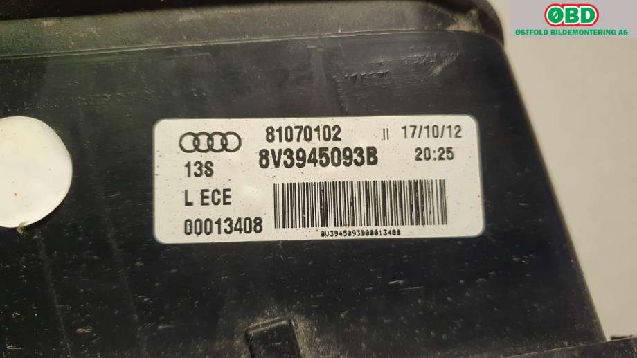 Baklykt høyre indre til Audi A3 2012-2016 (Type III, Fase 1) (AUDI|8V3 945 094 B||8V3945094B)