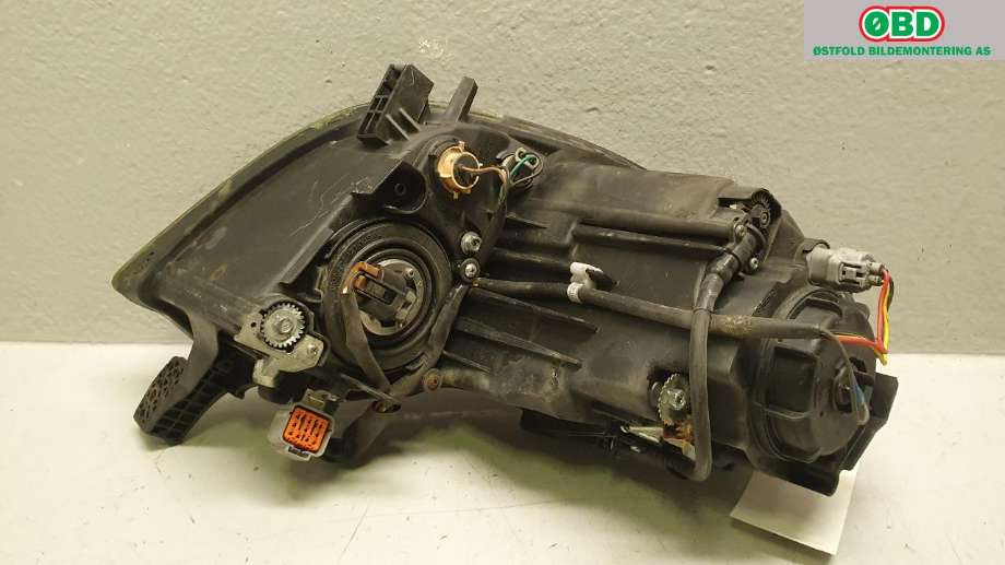 Frontlykt venstre halogen til Peugeot iOn 2011-2020  (PEUGEOT|6208 W9|)