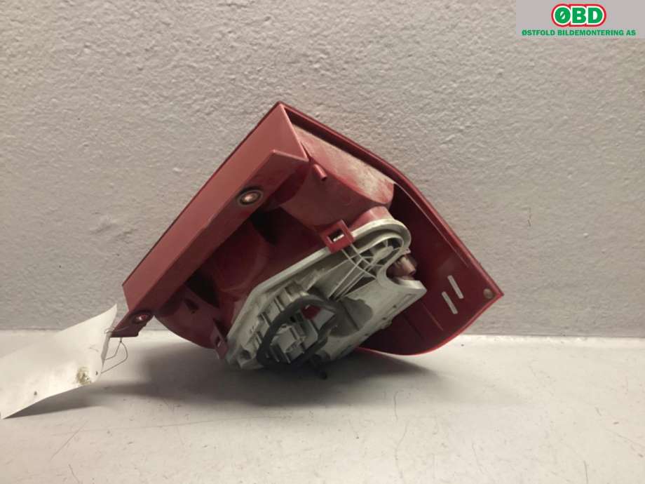 Baklykt høyre til Škoda Yeti 2009-2013 (Fase 1)  (SKODA|5L0 945 112|)