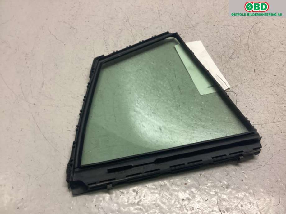 Diverse deler til Toyota Prius 2016-2023 (Type IV) (combi) (combi) (TOYOTA|6812447030|)