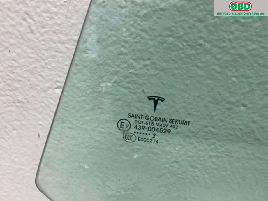 Siderute venstre bak til Tesla Model 3 2018-2023 (Fase 1) (TESLA|1077904-00-C|)