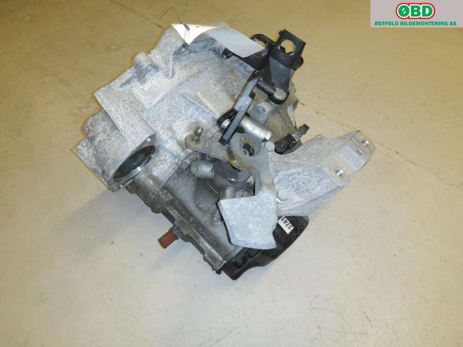 Girkasse manuell til VW Golf VII 2012-2017 (Fase 1)  (VOLKSWAGEN|0AF 300 042 R|)