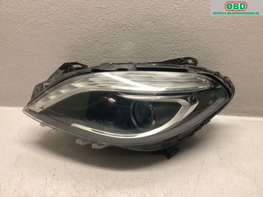 Frontlykt venstre halogen til Mercedes B-Klasse 2011-2018 (W246) (W246) (MERCEDES|A 246 820 01 39|)