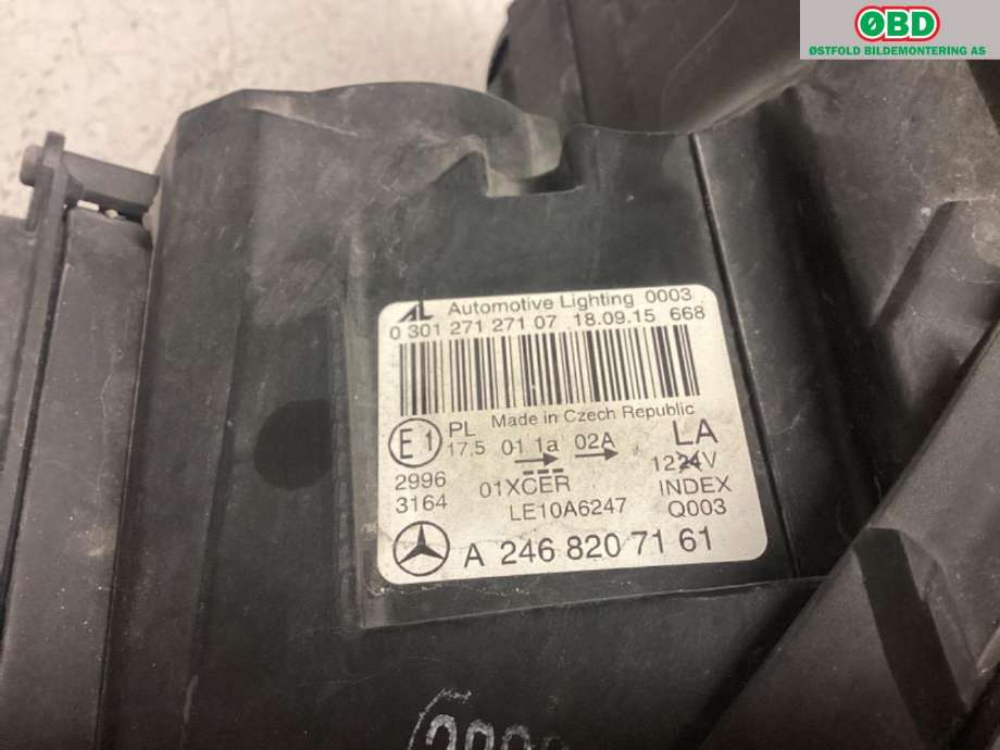 Frontlykt venstre halogen til Mercedes B-Klasse 2011-2018 (W246) (W246) (MERCEDES|A 246 820 01 39|)