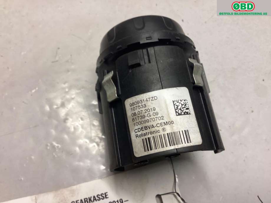 Bryter diverse til Peugeot Partner 2019-->> (Type III)  (PEUGEOT|98 093 147 ZD|)