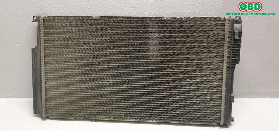 Radiator (automat gir) til BMW 1-Serie 2015-2019 (Fase 2) (F20/F21) (F20/F21) (BMW|17 11 8 678 027|)