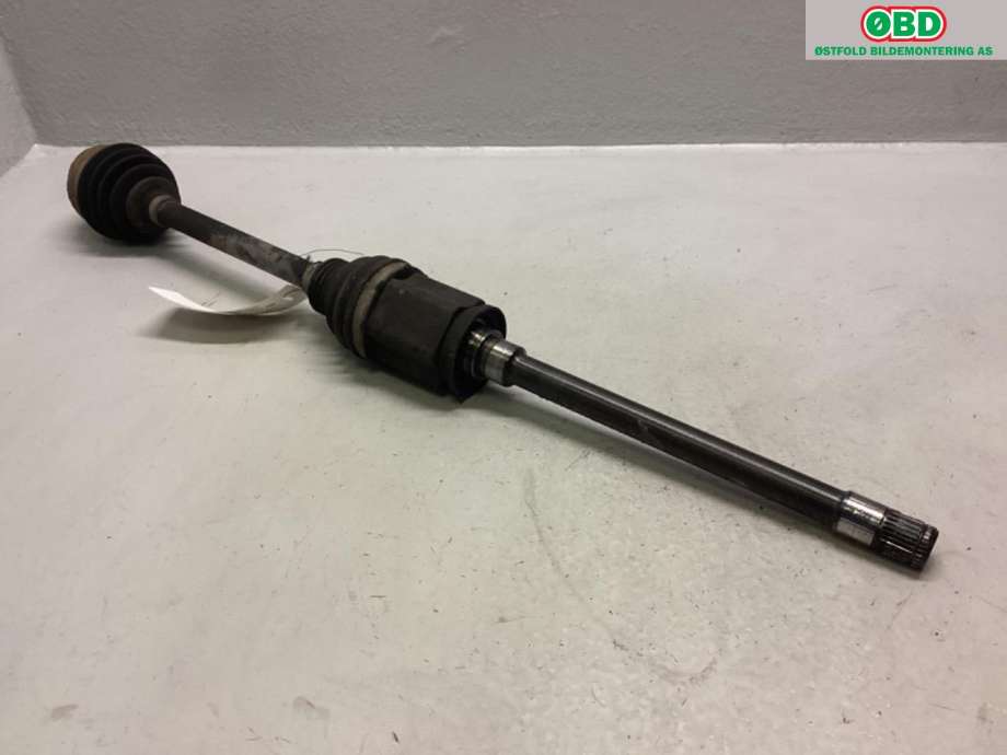 Drivaksel høyre foran til BMW X3 2010-2017 (F25) (F25) (BMW|31 60 8 675 014|)