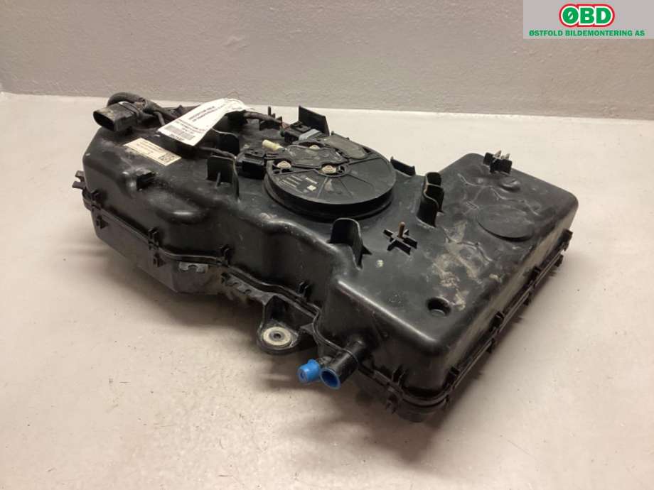 AdBlue tank til VW Transporter / Caravelle 2015-2019 (T6) (T6) (VOLKSWAGEN|7E0 131 877 H||7E0131877E)