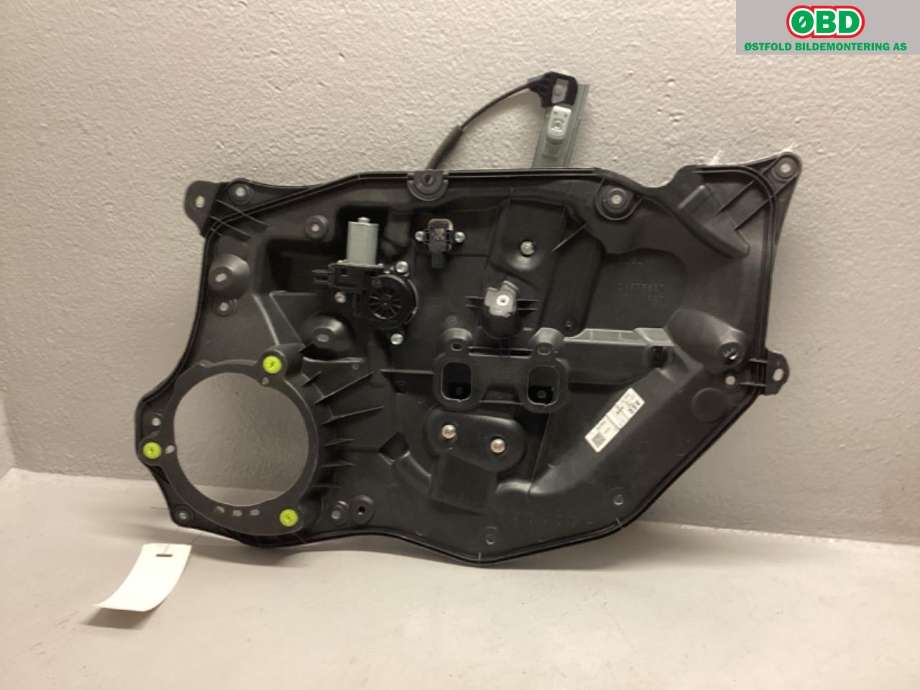 Ruteheis høyre foran til Mazda CX-3 2015-2022 (MAZDA|D10E-58-590A|BHN9-58-58X|)