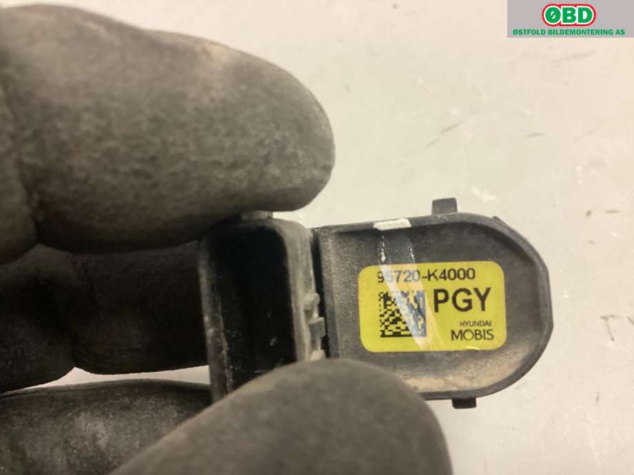 Parkeringssensor bak til Hyundai Kona 2017-2021 (Type I, Fase 1)  (HYUNDAI|95720K4000|)