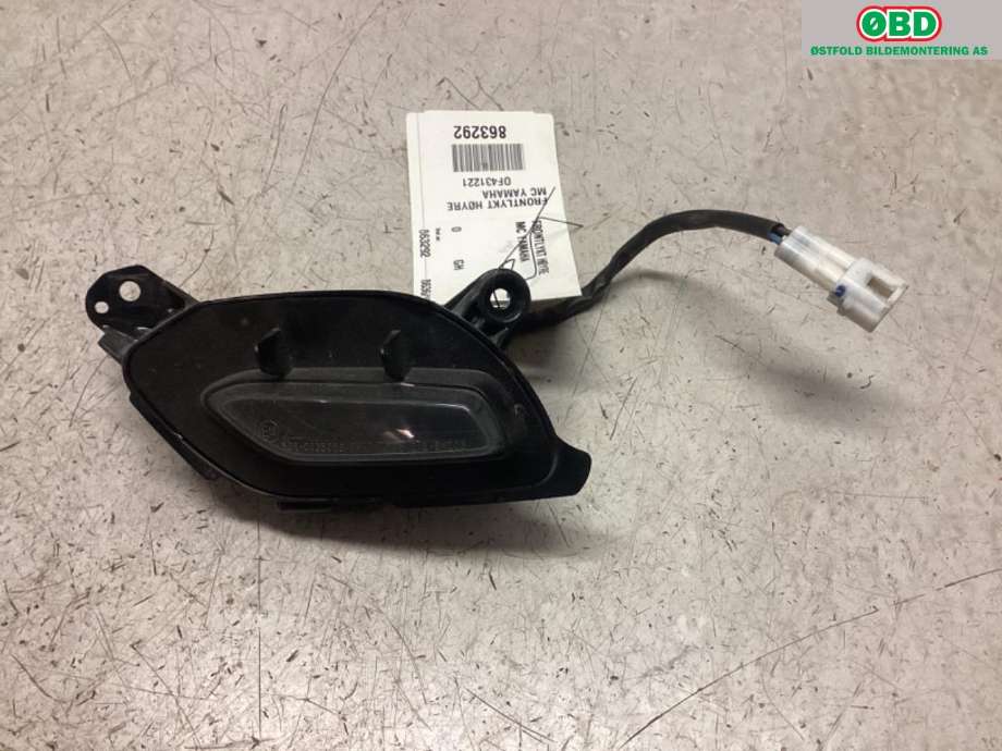 Frontlykt høyre halogen til MC Yamaha Øvrige 0-->>  (YAMAHA MTN125-A|B7D-H4300-01|)