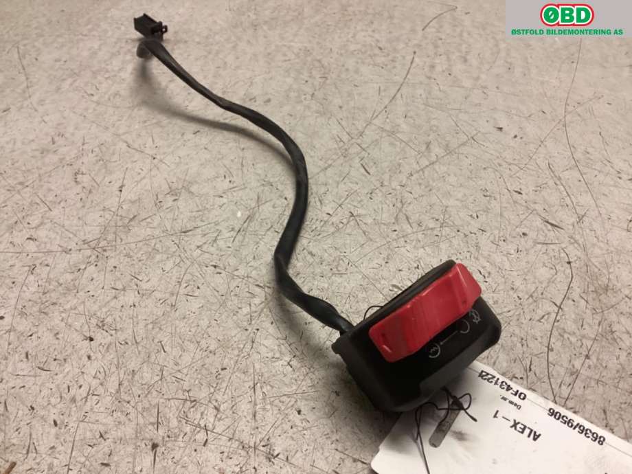 MC, Bryter combi, høyre til MC Yamaha Øvrige 0-->>  (YAMAHA MTN125-A|B6G-H3976-00|)