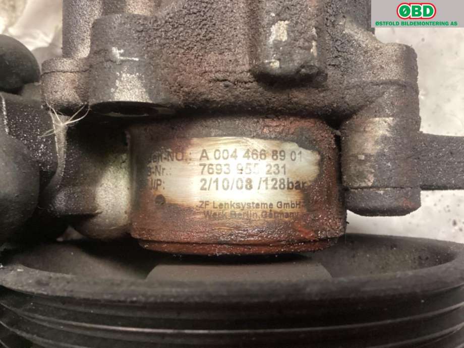 Servo pumpe mekanisk til Mercedes S-Klasse 2005-2013 (W221) (W221) (MERCEDES|A 004 466 89 01|)
