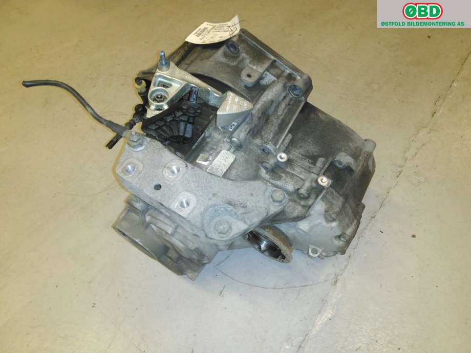 Girkasse manuell 6-trinn til VW Caddy 2015-2020 (Type III, Fase 3)  (VOLKSWAGEN|02Q 300 048 M|)