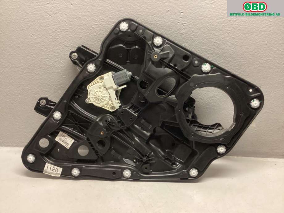Ruteheis venstre bak til Porsche Cayenne 2010-2017 (92A) (92A) (PORSCHE|958 624 811 00|958 533 461 00|7P5839755C)