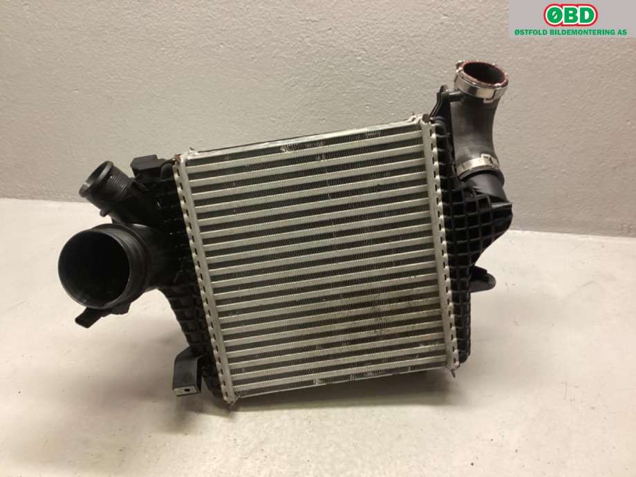 Intercooler til Audi Q8 2019-->>  (Audi Q8 60 TFSI hybr|4M0 145 803 BP|4M8 145 333 A|)