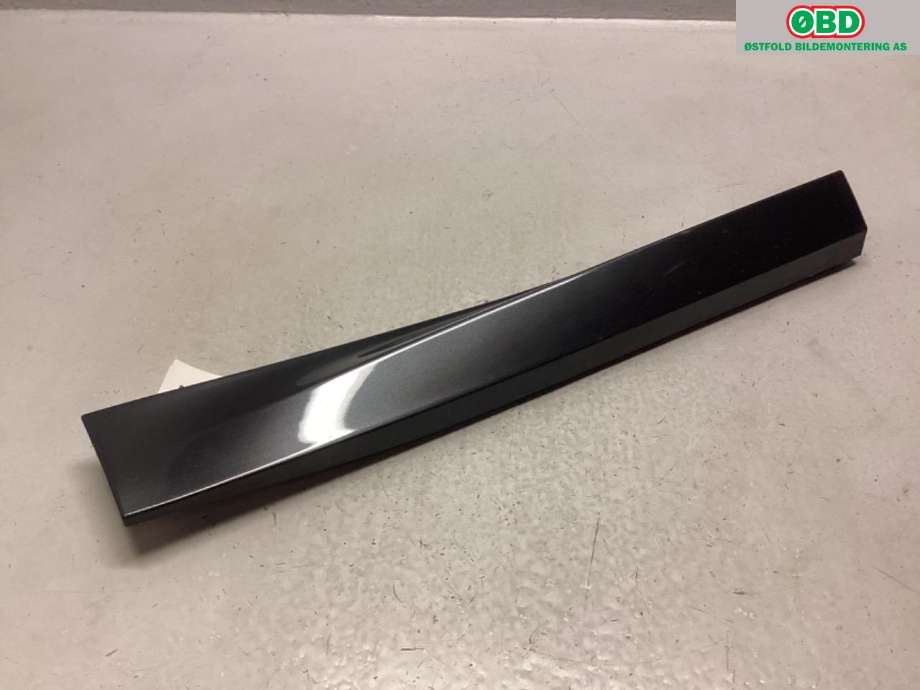 Diverse deler til BMW X3 2017-->> (G01) (G01) (BMW|51 13 8 064 802|)