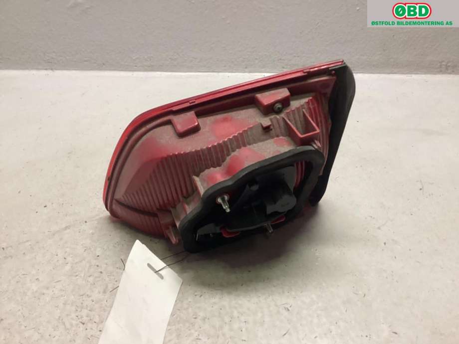 Baklykt venstre indre til VW Touran 2010-2015 (Type I, Fase 3)  (VOLKSWAGEN|1T0 945 093||1T0945093)
