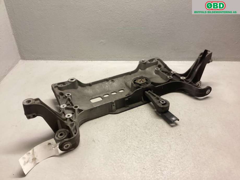 Travers foran hoved til Audi TT 2006-2014 (Type II) (AUDI TT RS Coupe 8J 4wd|8J0 199 313 C|3C0 199 369 H|)