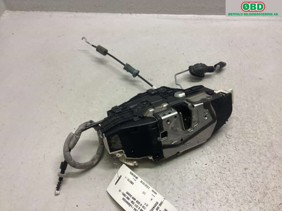 Låsekasse høyre til Mercedes S-Klasse 2005-2013 (W221) (W221) (MERCEDES|A 221 720 78 35|)