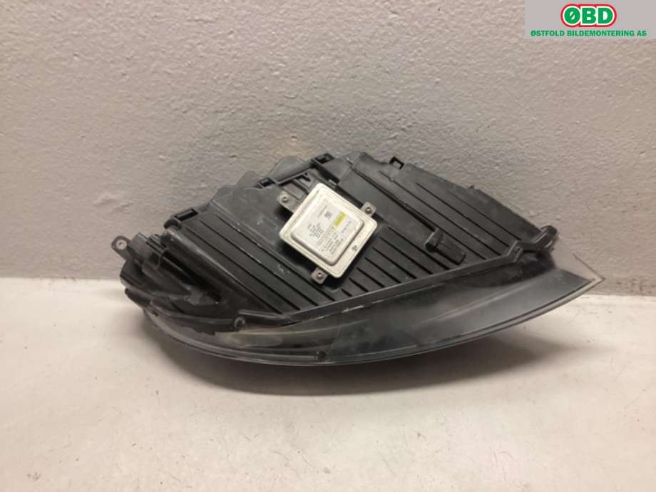 Frontlykt venstre halogen til Volvo V40 2012-2019 (VOLVO||31420007)