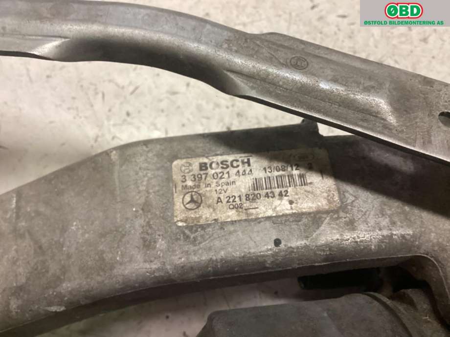 Viskermotor frontrute til Mercedes S-Klasse 2005-2013 (W221) (W221) (MERCEDES|A 221 820 43 42|)