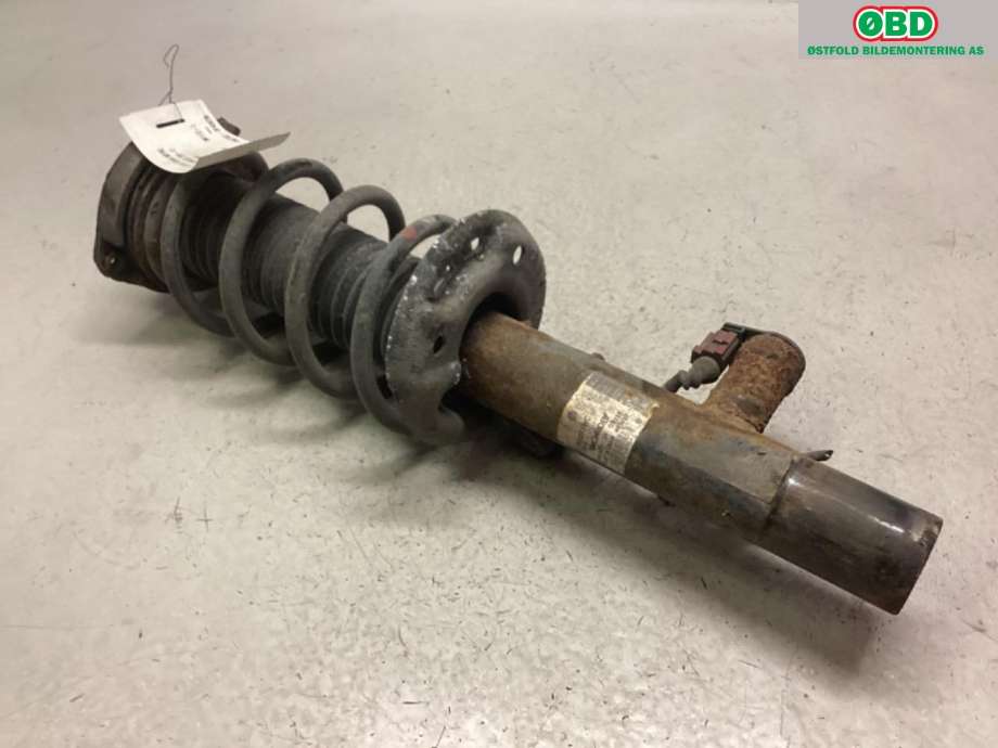 Fjærbein høyre foran til VW Scirocco 2008-2013  (VOLKSWAGEN|1T0 413 031 HC|)