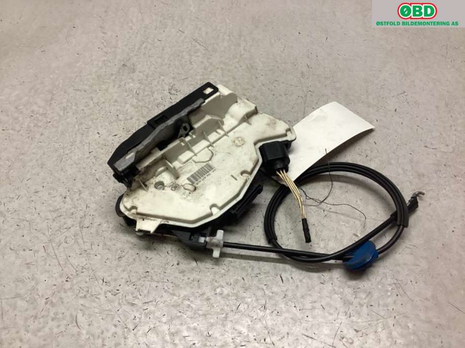 Låsekasse høyre foran til VW Scirocco 2008-2013  (VOLKSWAGEN|5N1 837 016 E|)