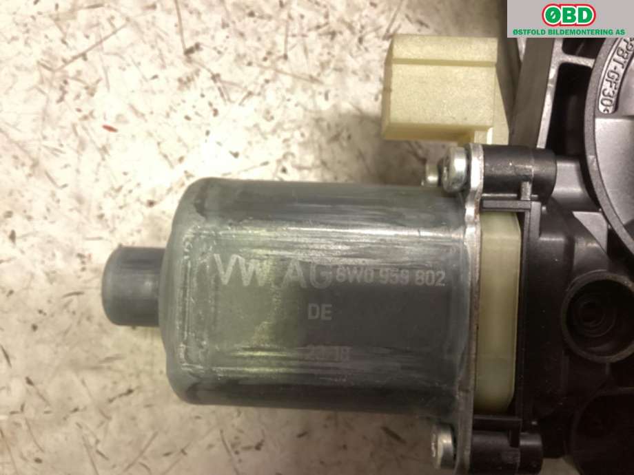 Ruteheis venstre foran til VW Crafter 2016-->> (Type II)  (VOLKSWAGEN|7C0 837 461 A|8W0 959 802|)