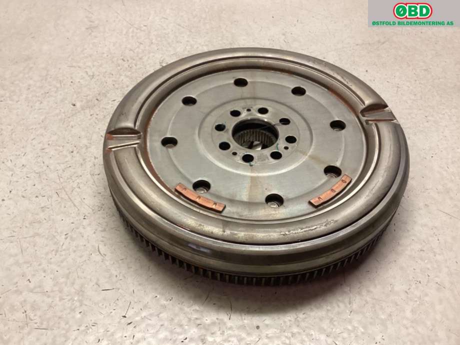 Svinghjul automat til VW Golf VII 2017-2020 (Fase 2)  (VOLKSWAGEN|06K 105 266 J|)