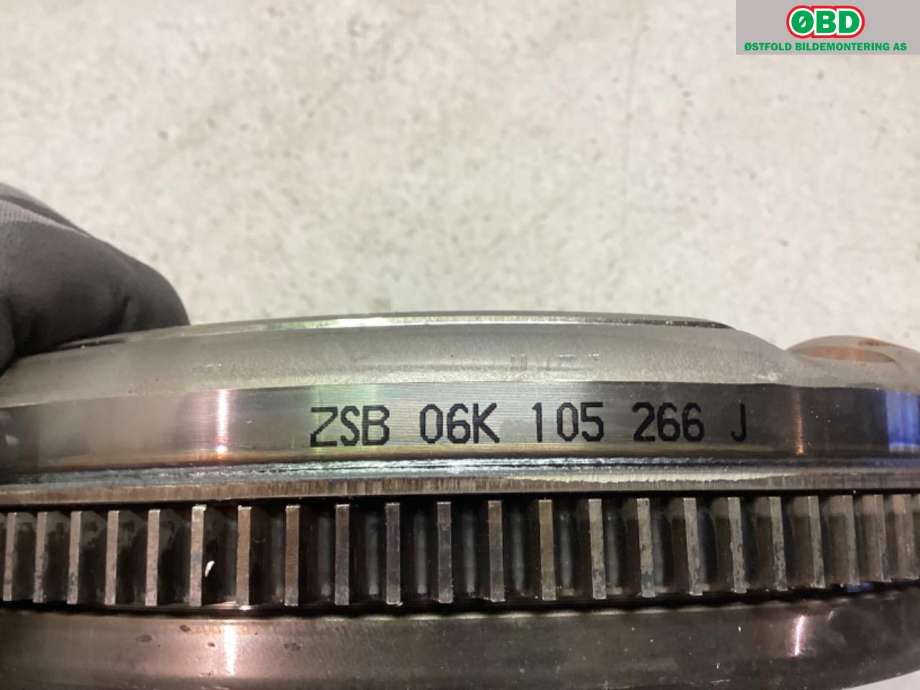 Svinghjul automat til VW Golf VII 2017-2020 (Fase 2)  (VOLKSWAGEN|06K 105 266 J|)
