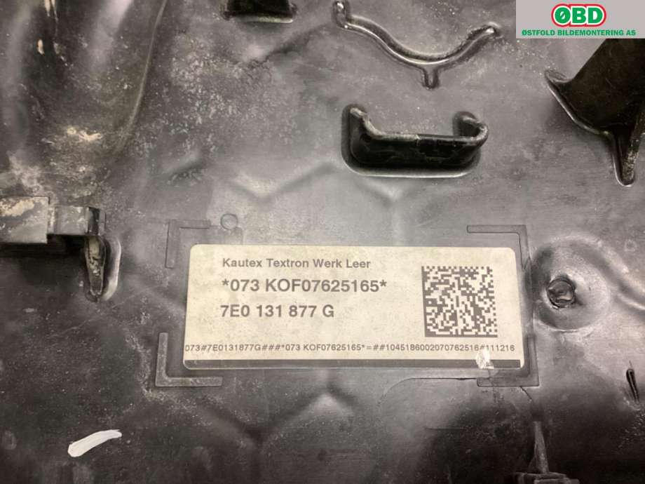 AdBlue tank til VW Transporter / Caravelle 2015-2019 (T6) (T6) (VOLKSWAGEN|7E0 131 877 H||7E0131877G)