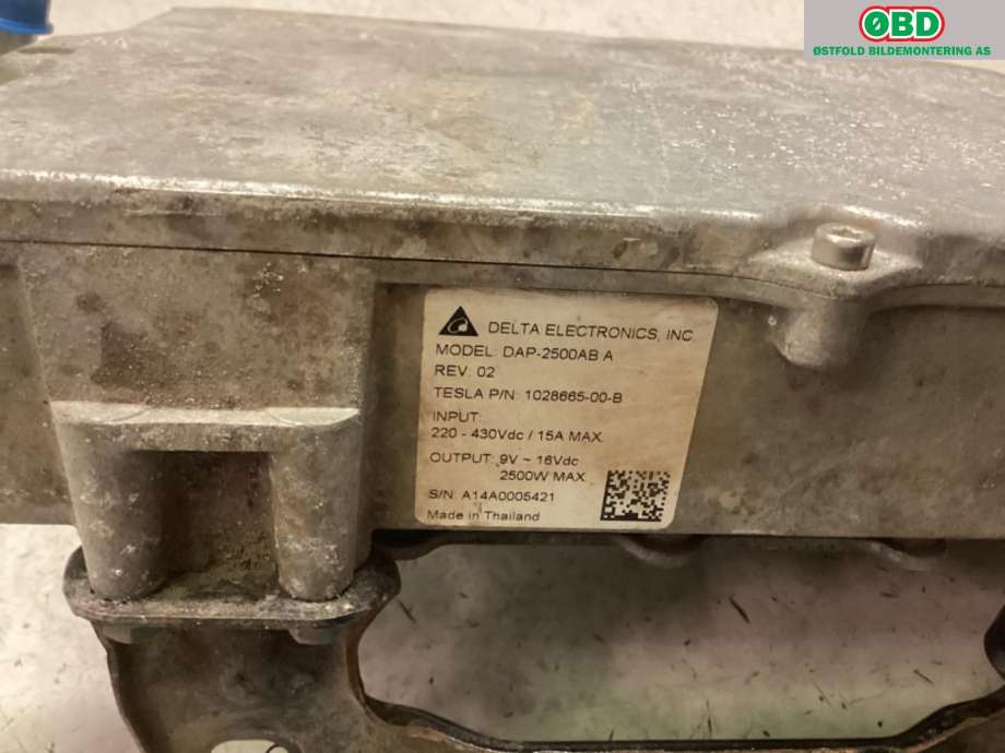 Diverse deler til Tesla Model S 2013-2016 (Fase 1)  (TESLA|1028665-00-B|)