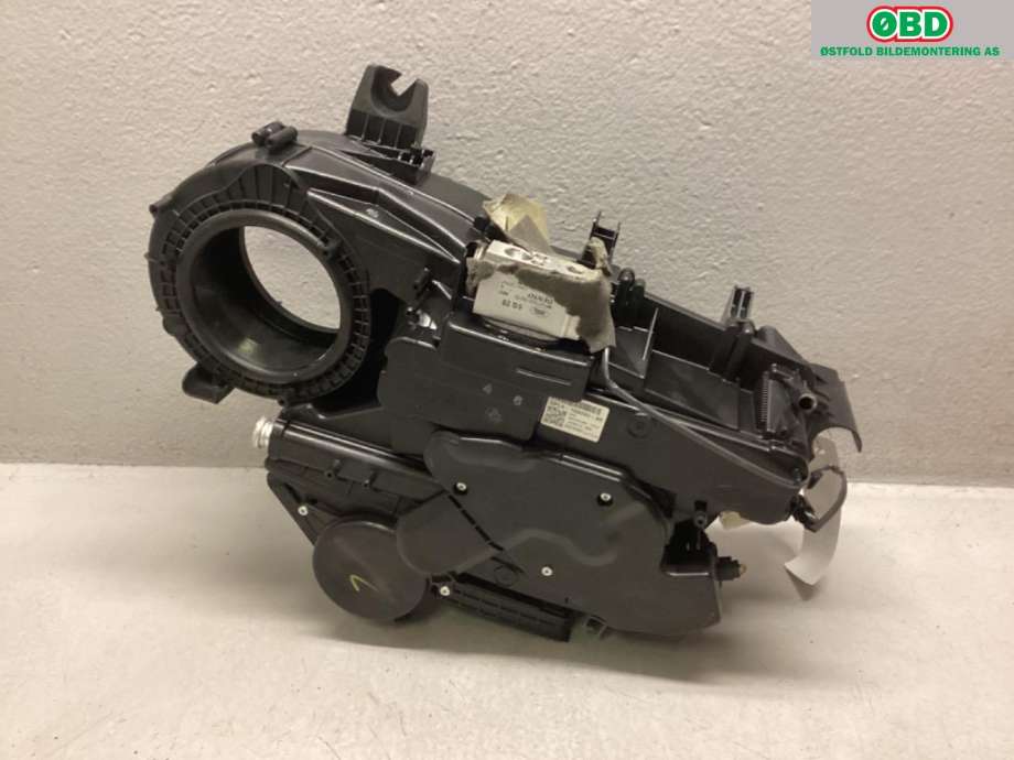 Varmeapparat register til Land Rover Range Rover 2013-->> (Type IV) (LAND-ROVER|LR035657|)