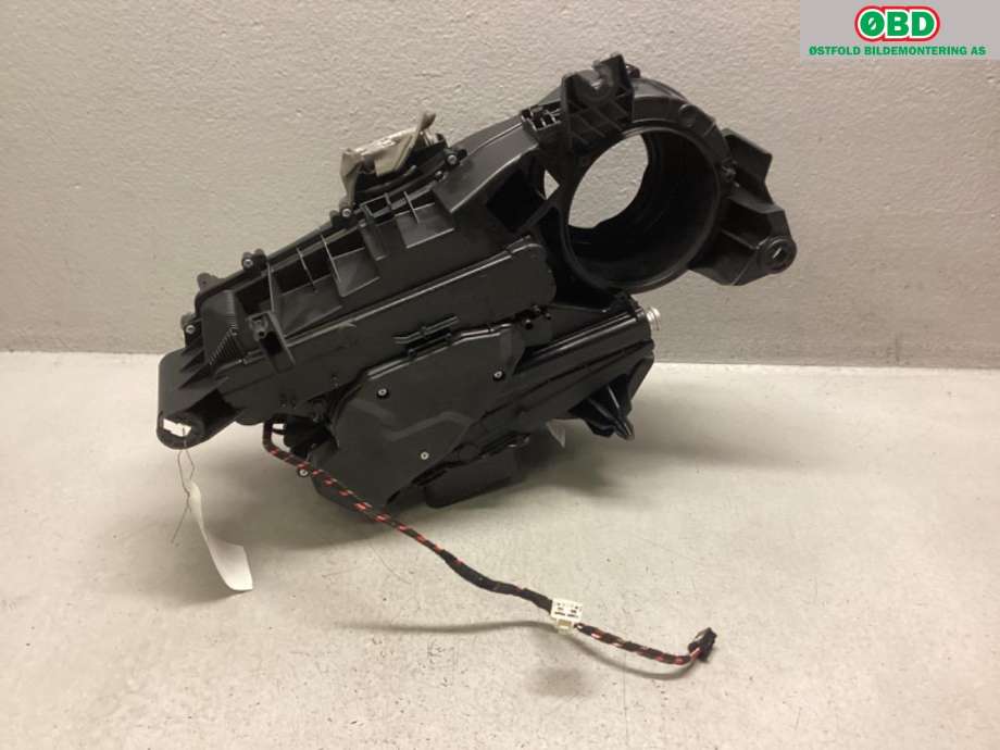 Varmeapparat register til Land Rover Range Rover 2013-->> (Type IV) (LAND-ROVER|LR035657|)