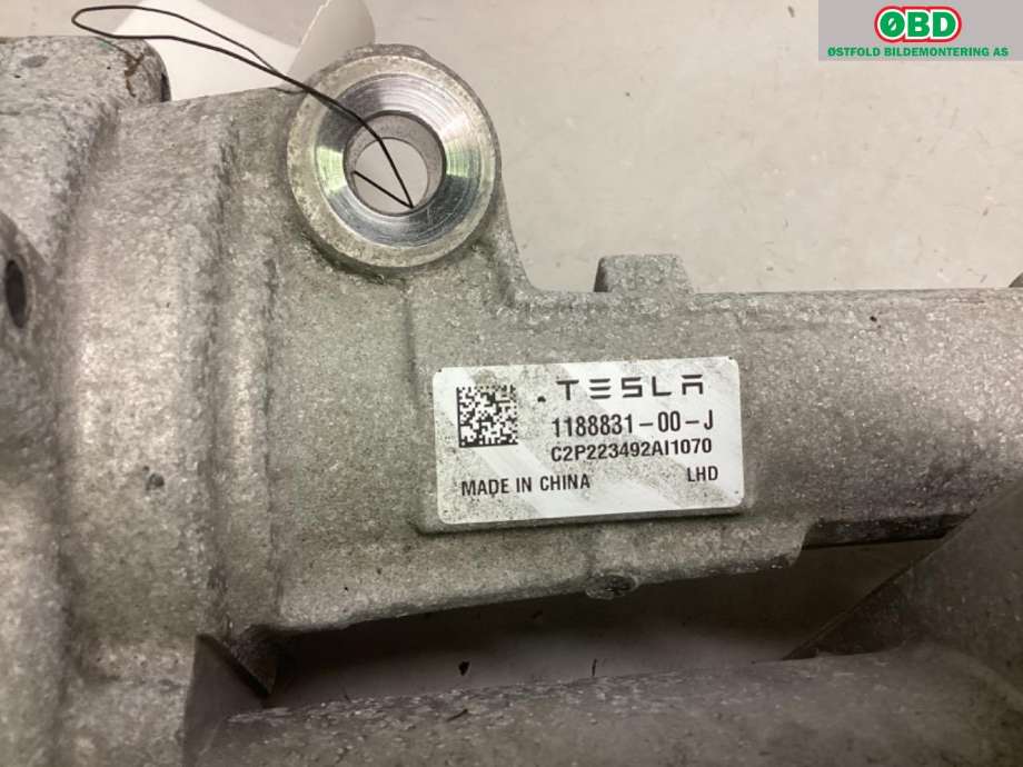Tannstang elektrisk til Tesla Model Y 2021-2024 (Type I)  (1188831-00-J|)