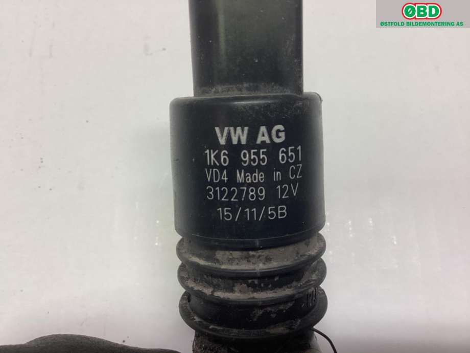 Spylerpumpe foran til VW Touran 2010-2015 (Type I, Fase 3)  (VOLKSWAGEN|1K6 955 651|)