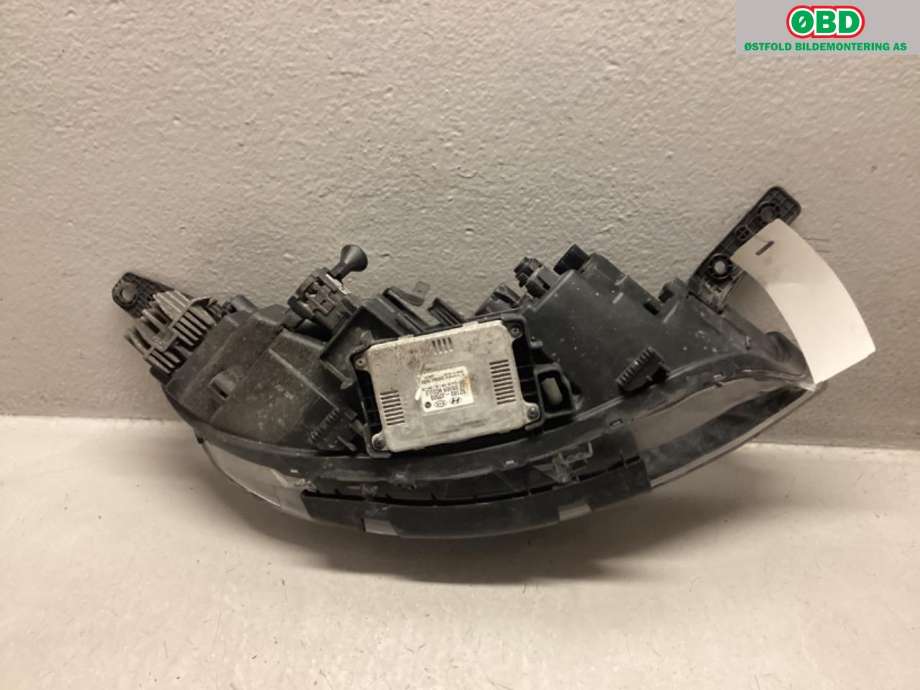 Frontlykt venstre halogen til Kia e-Soul 2019-->> (Type III)  (KIA 64kw|92101J2020|)