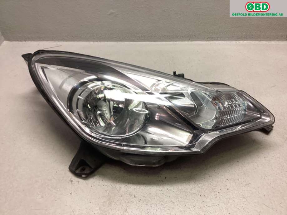 Frontlykt høyre halogen til Citroën C3 2010-2016 (Type II) (CITROEN|16 069 314 80|)